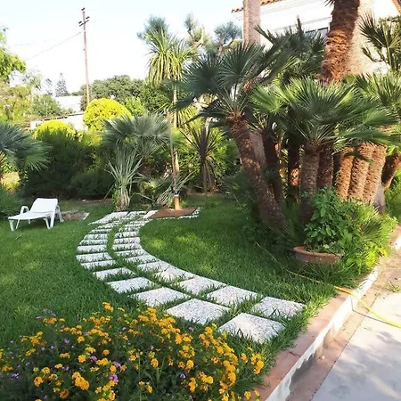 Casa Silvana 2 Casa Con Giardino By Italiahost *