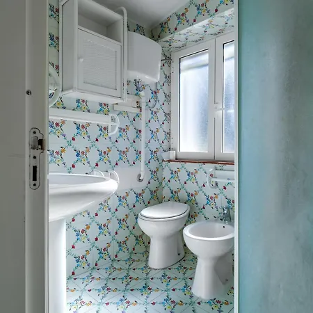 Casa Silvana 2 Casa Con Giardino By Italiahost カプリ